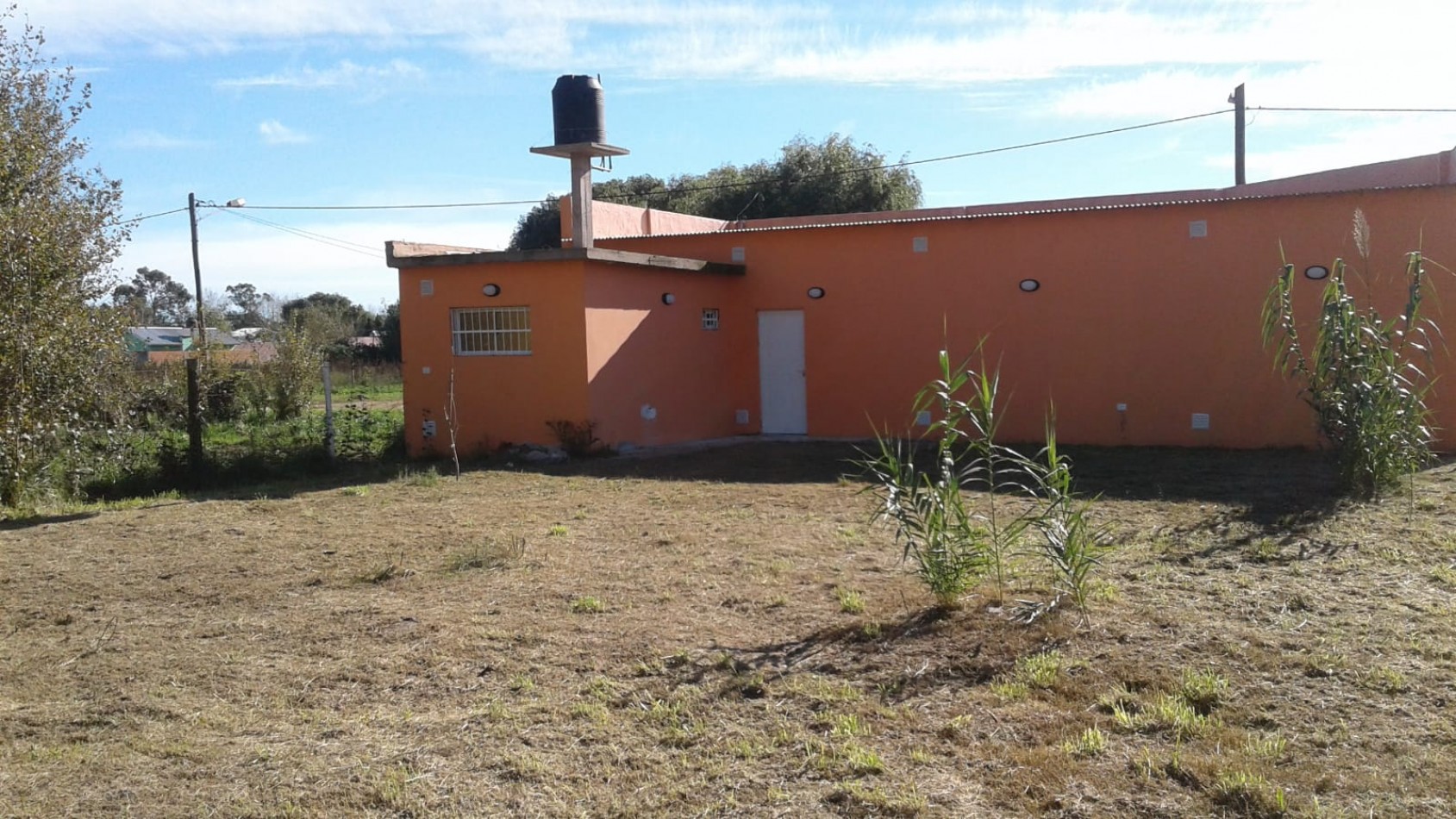 LOCAL EN MAR DEL TUYU