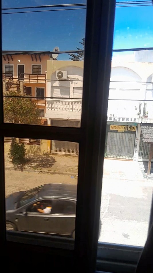 DEPTO EN PRIMER PISO C/ AMPLIO GARAGE