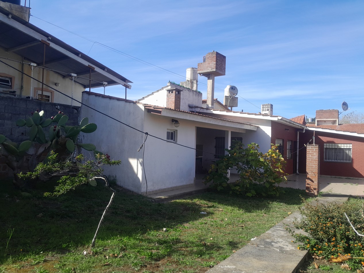 VENTA CHALETS 3 AMBIENTES AL FONDO, CON PATIO AMPLIO