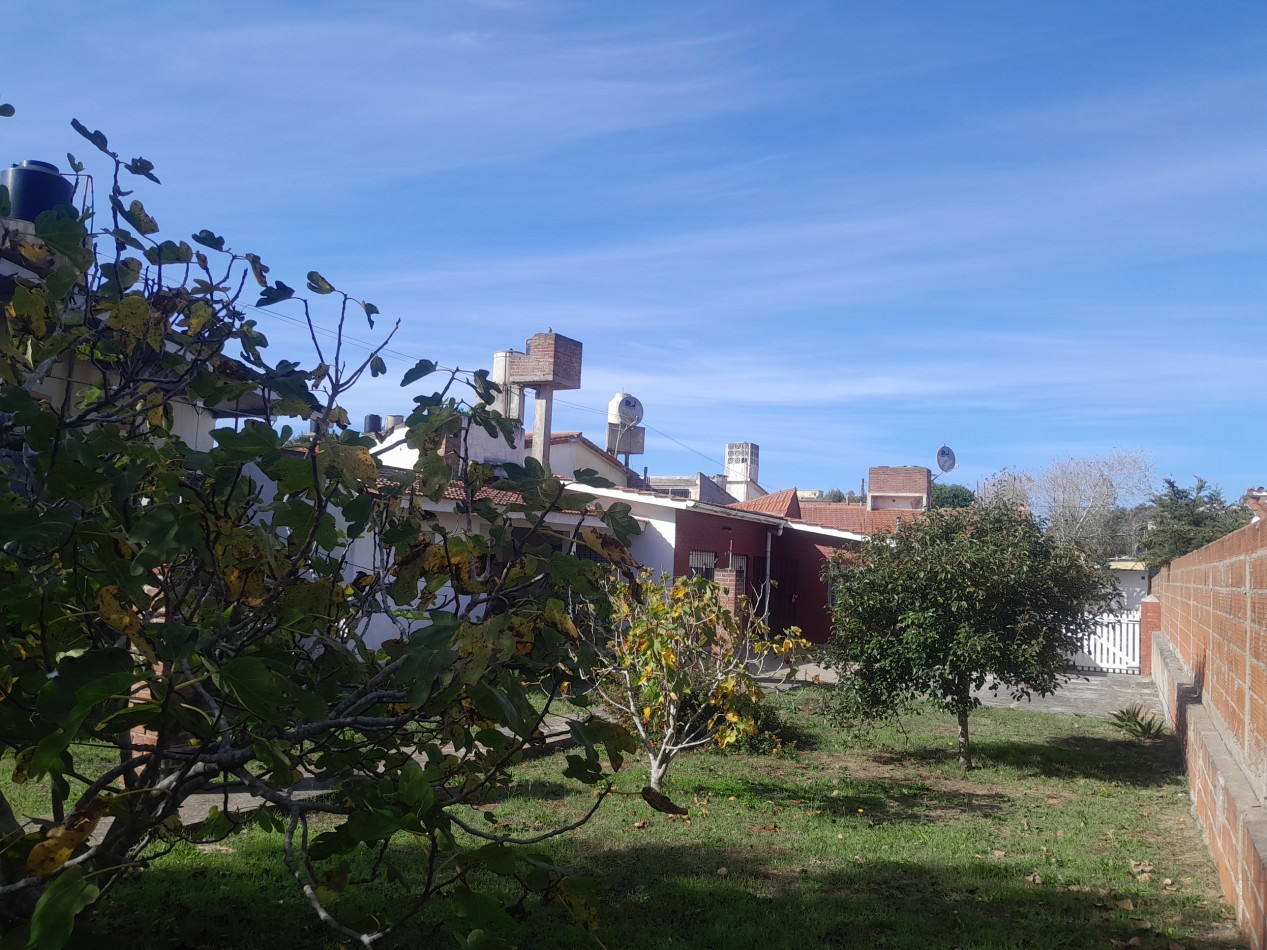 VENTA CHALETS 3 AMBIENTES AL FONDO, CON PATIO AMPLIO