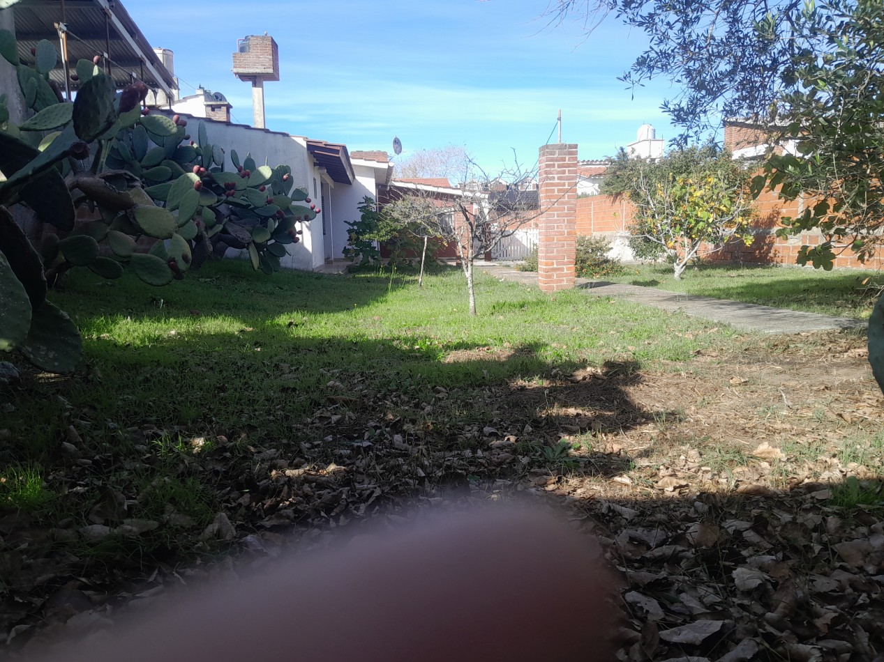 VENTA CHALETS 3 AMBIENTES AL FONDO, CON PATIO AMPLIO