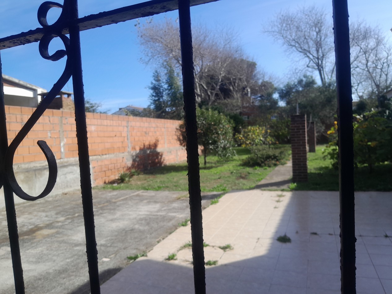 VENTA CHALETS 3 AMBIENTES AL FONDO, CON PATIO AMPLIO