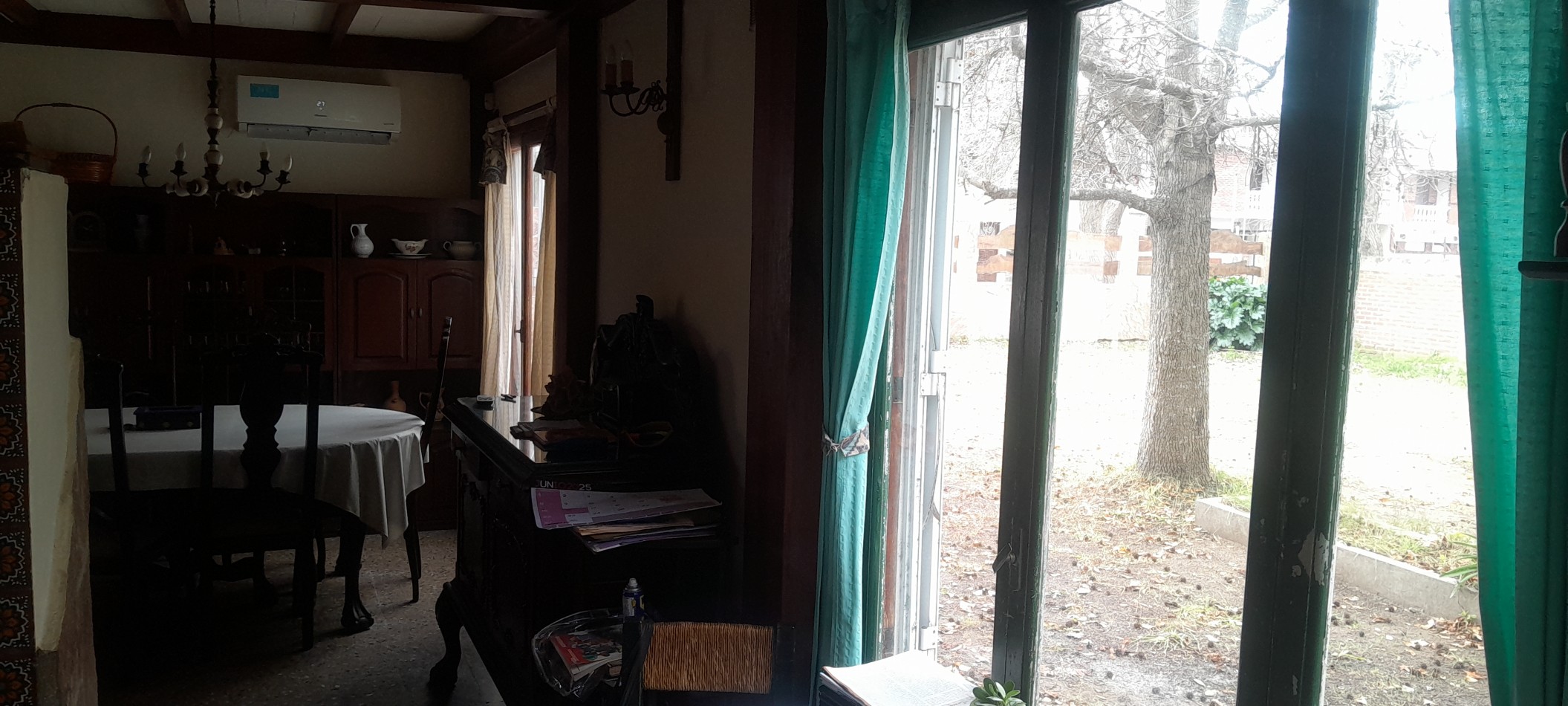 RESIDENCIA DE ESTILO CLASICO DISTRIBUIDA EN 2 PLANTAS
