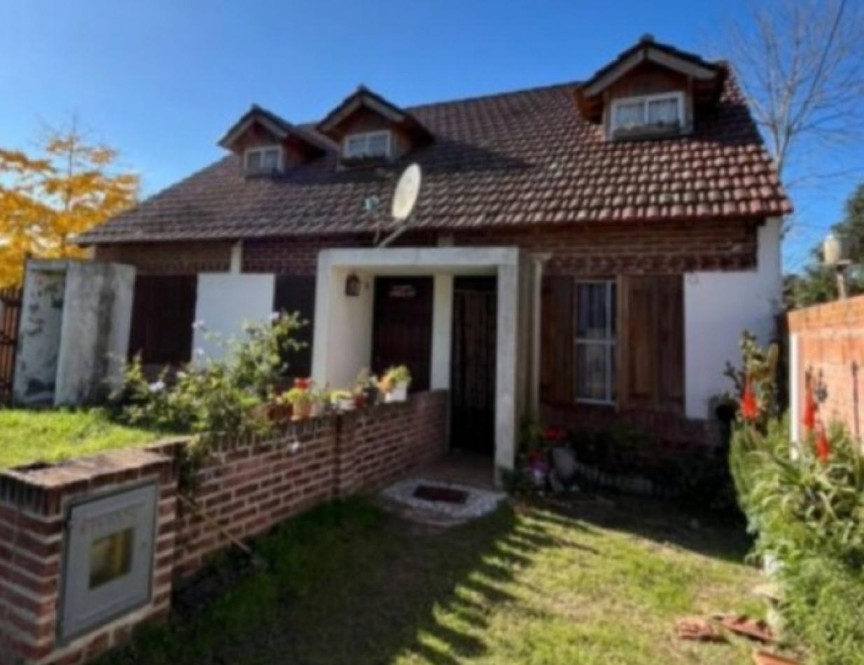 SE VENDE DUPLEX  En Mar del Tuyu sobre calle 6