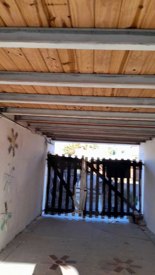 Inversion Ideal en Santa Teresita: Local Comercial y Vivienda - Se Venden Juntos o Separados
