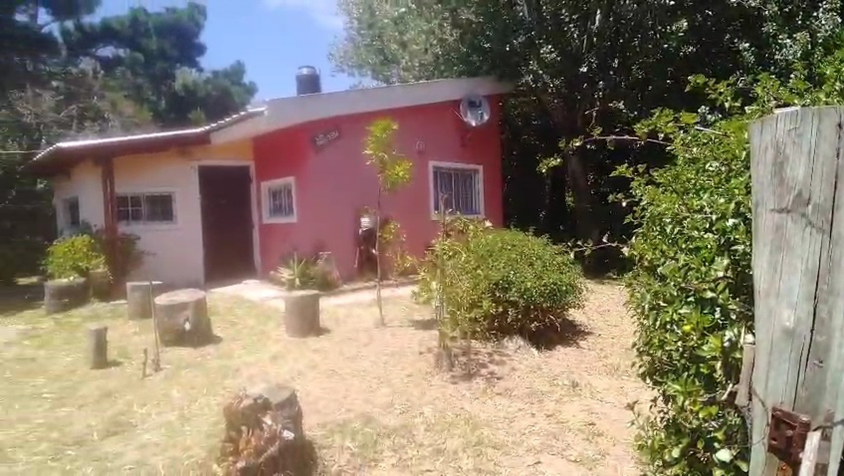VENTA CASA DE 3 AMBIENTES MAS DEPTO 2 AMBIENTES EN LOTE DE 414m2