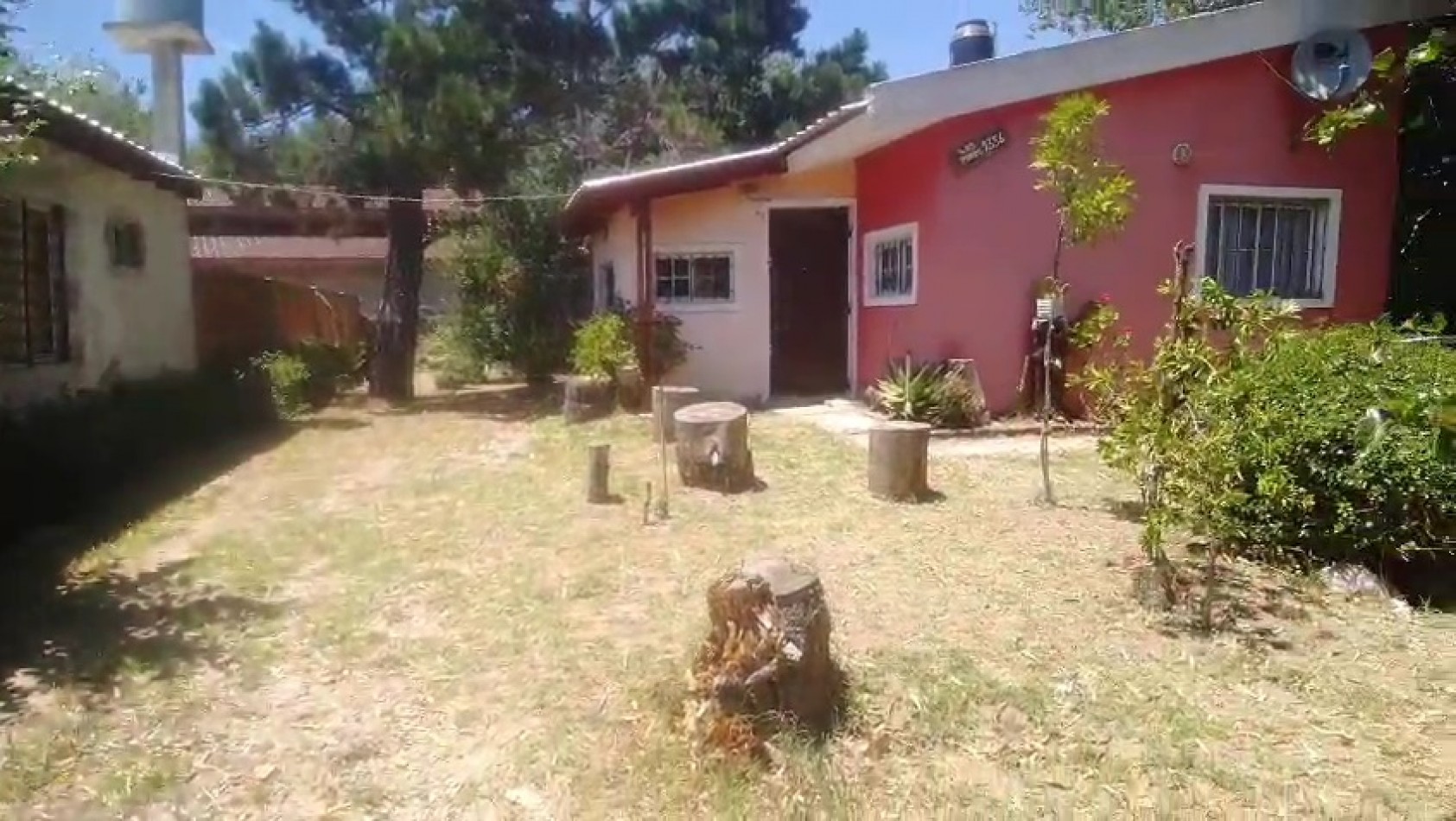 VENTA CASA DE 3 AMBIENTES MAS DEPTO 2 AMBIENTES EN LOTE DE 414m2