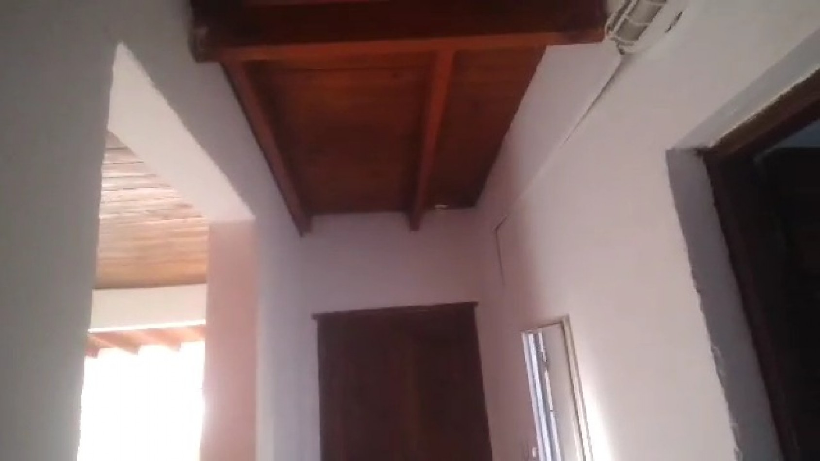 VENTA CASA DE 3 AMBIENTES MAS DEPTO 2 AMBIENTES EN LOTE DE 414m2