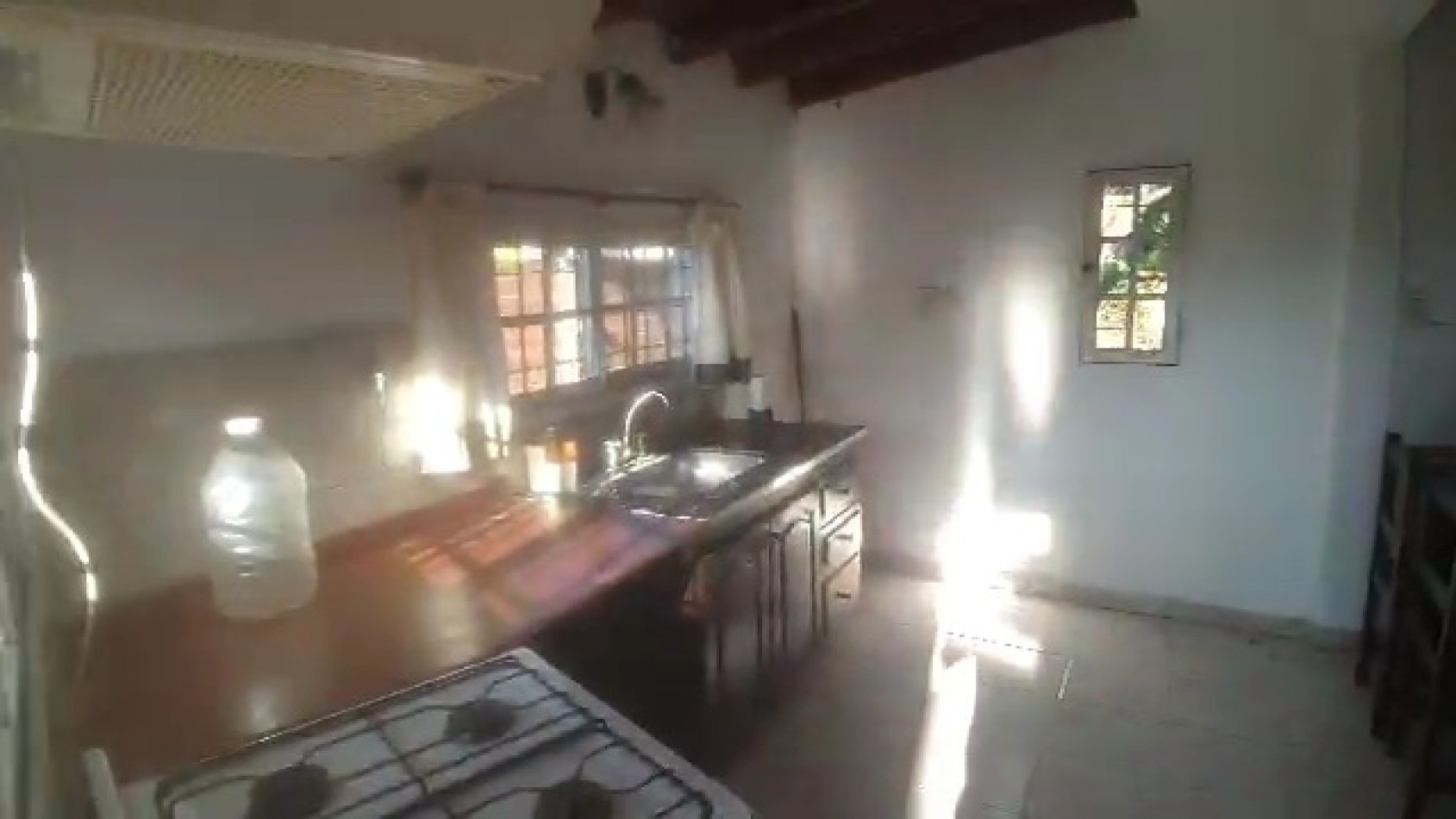 VENTA CASA DE 3 AMBIENTES MAS DEPTO 2 AMBIENTES EN LOTE DE 414m2