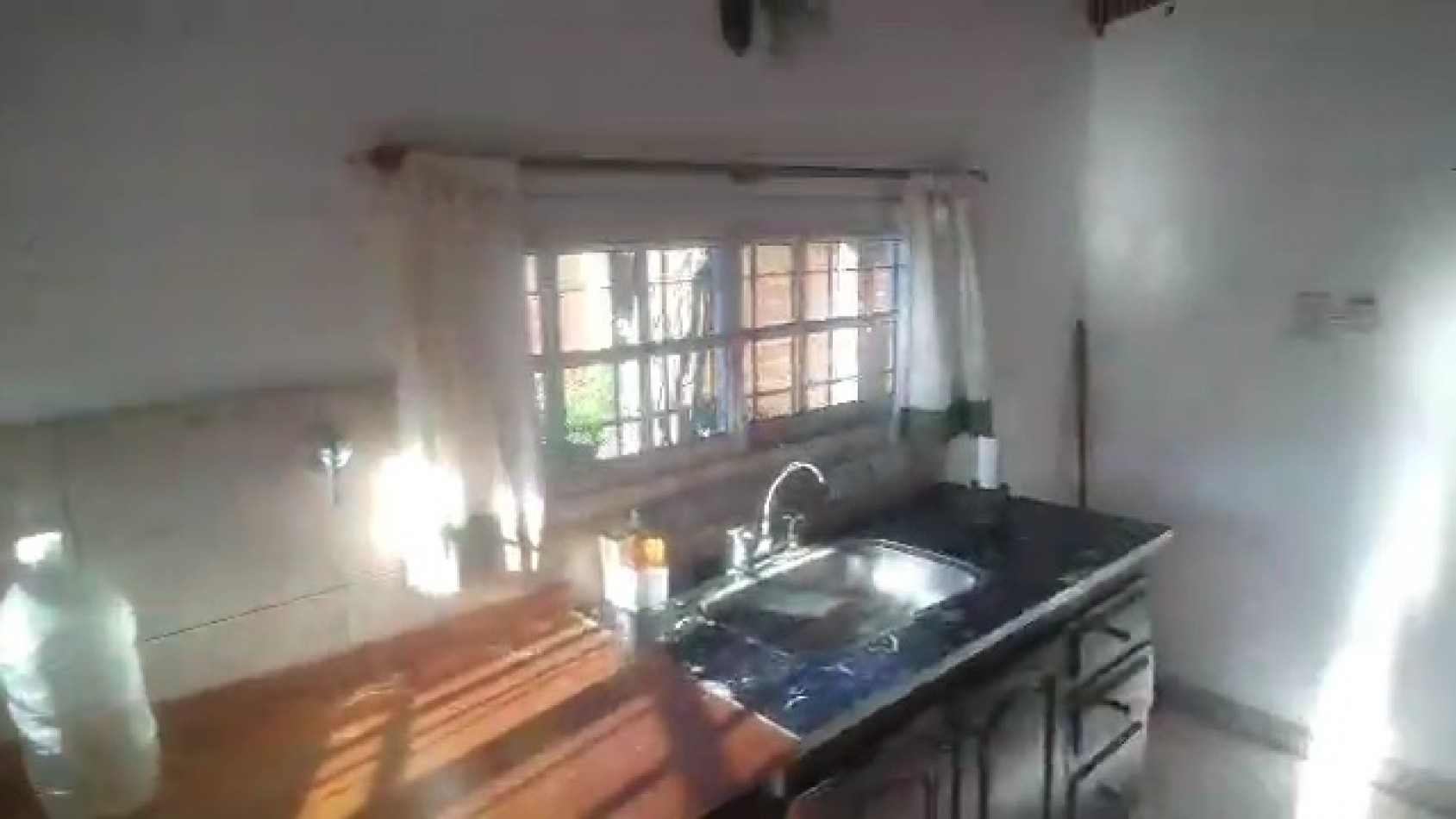 VENTA CASA DE 3 AMBIENTES MAS DEPTO 2 AMBIENTES EN LOTE DE 414m2