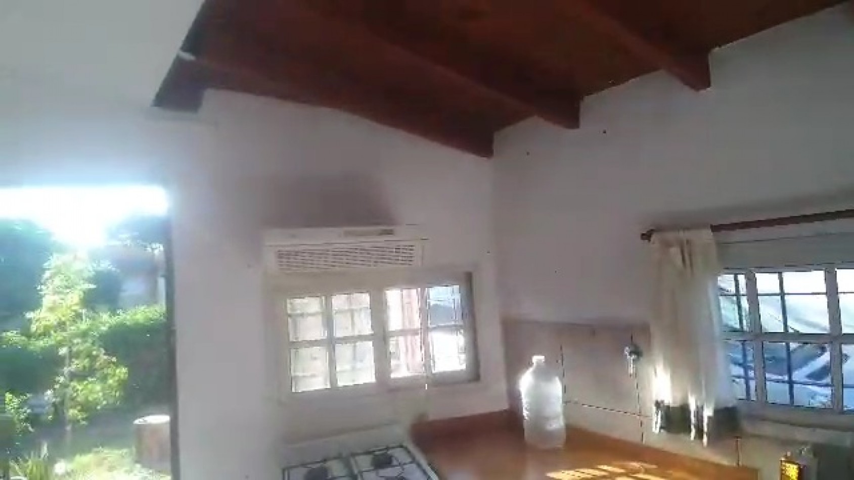 VENTA CASA DE 3 AMBIENTES MAS DEPTO 2 AMBIENTES EN LOTE DE 414m2