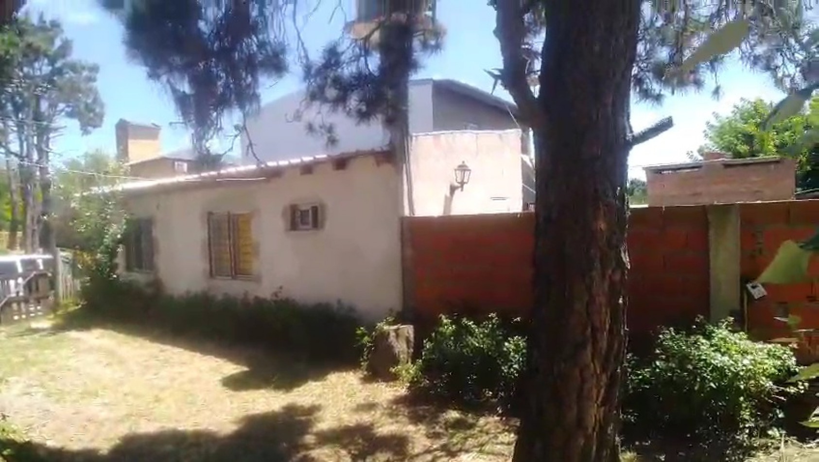 VENTA CASA DE 3 AMBIENTES MAS DEPTO 2 AMBIENTES EN LOTE DE 414m2