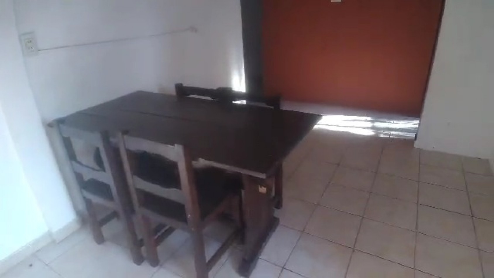 VENTA CASA DE 3 AMBIENTES MAS DEPTO 2 AMBIENTES EN LOTE DE 414m2