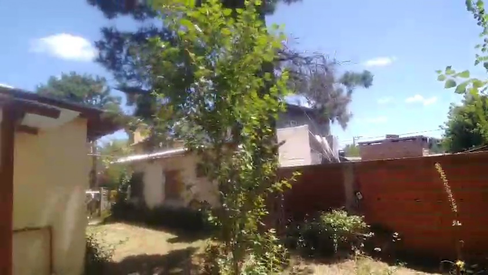 VENTA CASA DE 3 AMBIENTES MAS DEPTO 2 AMBIENTES EN LOTE DE 414m2