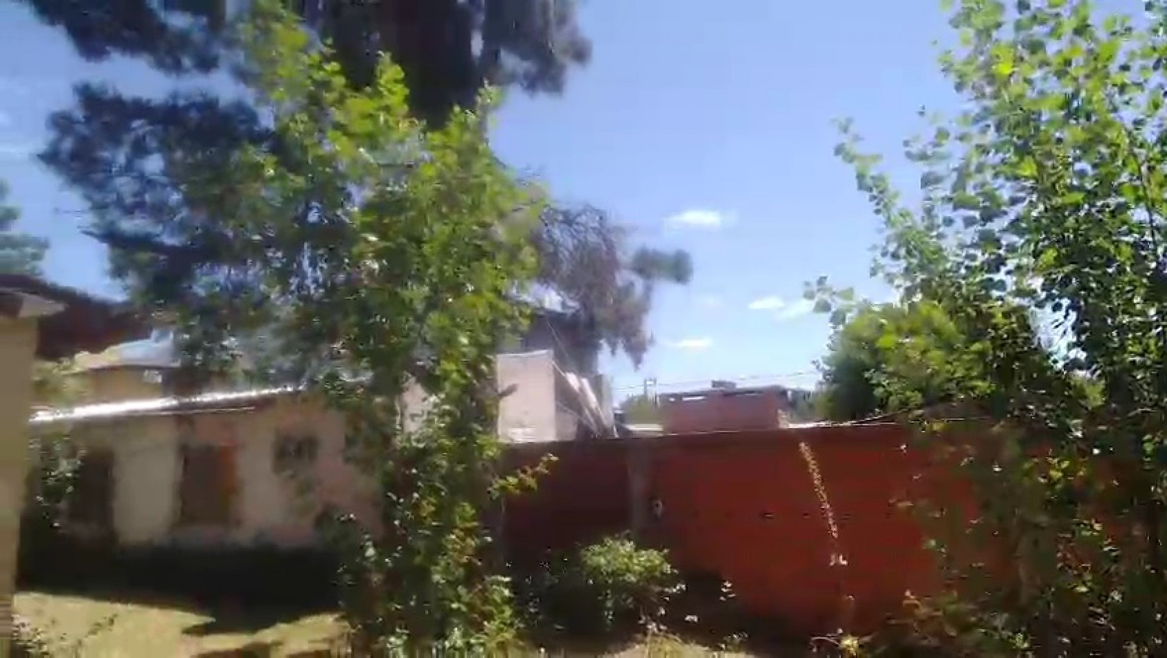 VENTA CASA DE 3 AMBIENTES MAS DEPTO 2 AMBIENTES EN LOTE DE 414m2