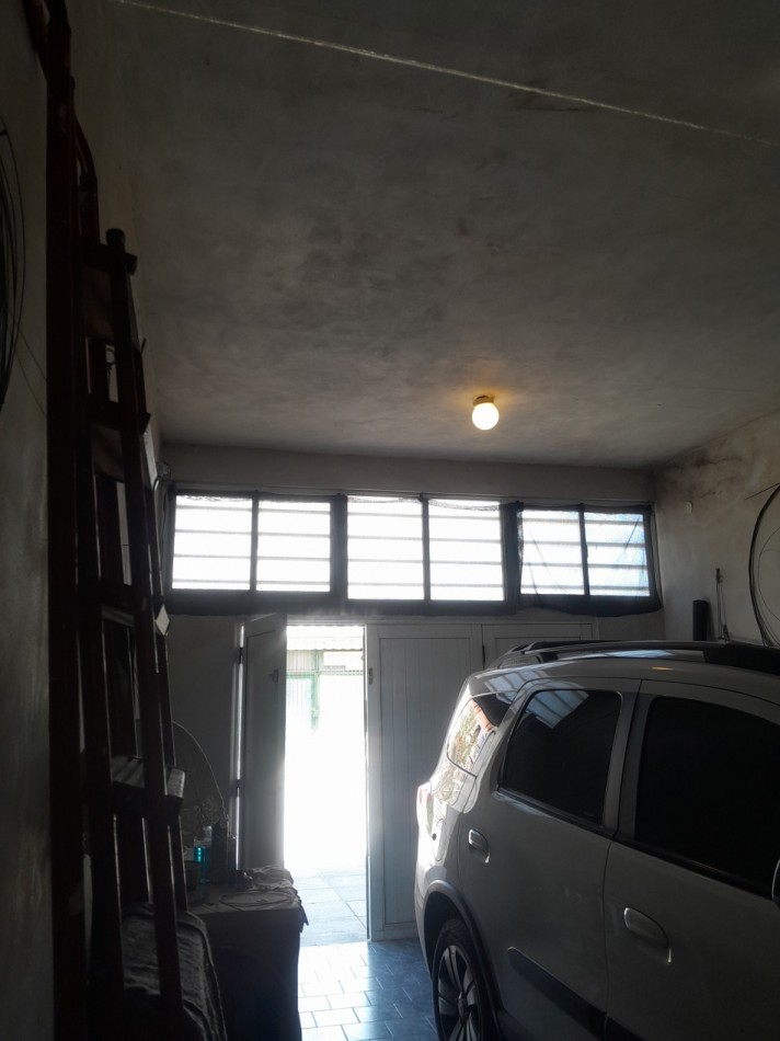DEPTO EN PRIMER PISO C/ AMPLIO GARAGE