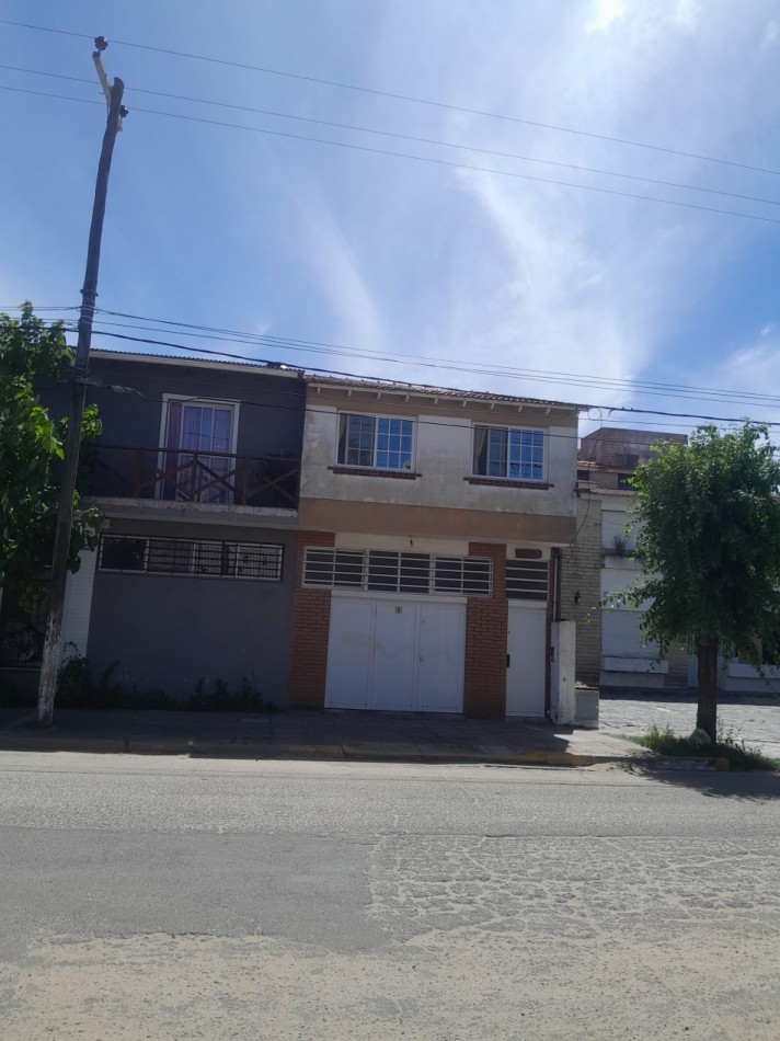 DEPTO EN PRIMER PISO C/ AMPLIO GARAGE