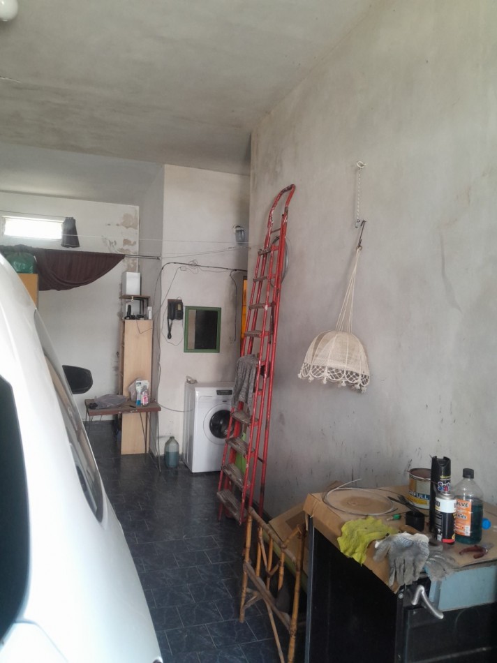DEPTO EN PRIMER PISO C/ AMPLIO GARAGE