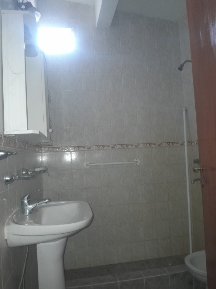 VENTA CHALETS 3 AMBIENTES AL FONDO, CON PATIO AMPLIO