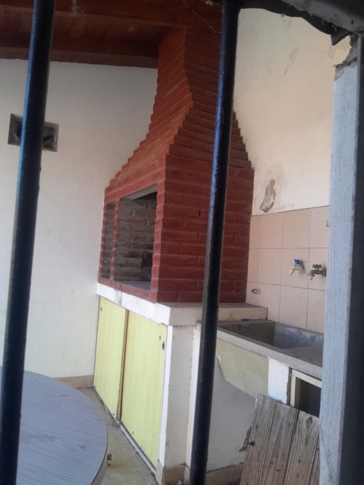 VENTA CHALETS 3 AMBIENTES AL FONDO, CON PATIO AMPLIO