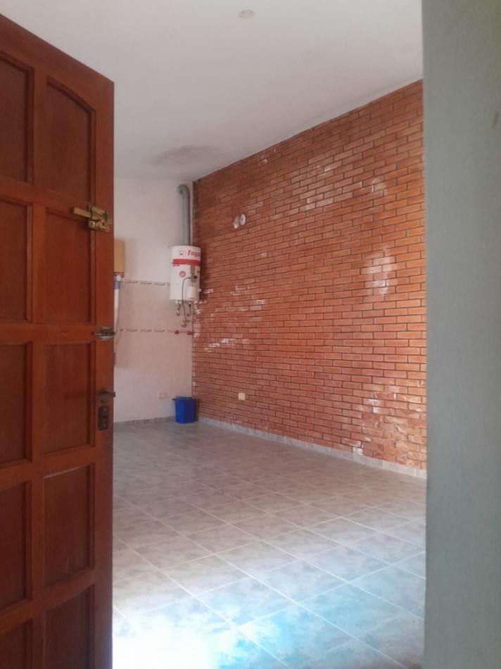 VENTA CHALETS 3 AMBIENTES AL FONDO, CON PATIO AMPLIO