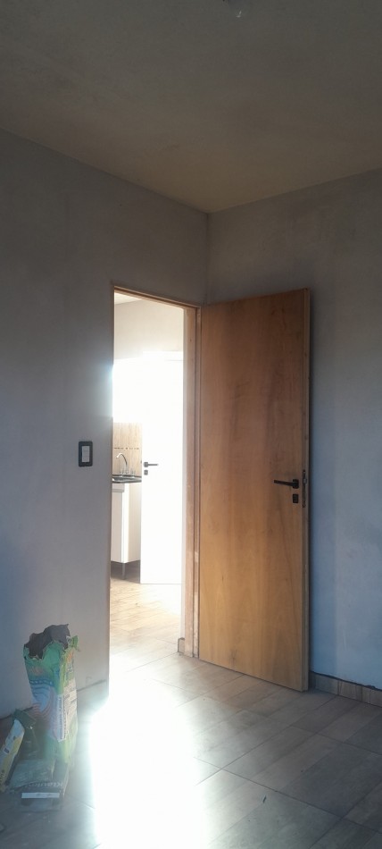 A Estrenar!!  Dpto 2 Ambientes en Zona Comercial.Con Patio, Parrilla, y Cochera - Ideal Turismo-.
