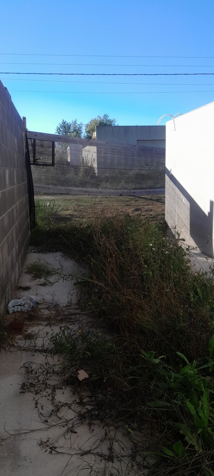 A Estrenar!!  Dpto 2 Ambientes en Zona Comercial.Con Patio, Parrilla, y Cochera - Ideal Turismo-.