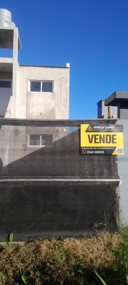 A Estrenar!!  Dpto 2 Ambientes en Zona Comercial.Con Patio, Parrilla, y Cochera - Ideal Turismo-.