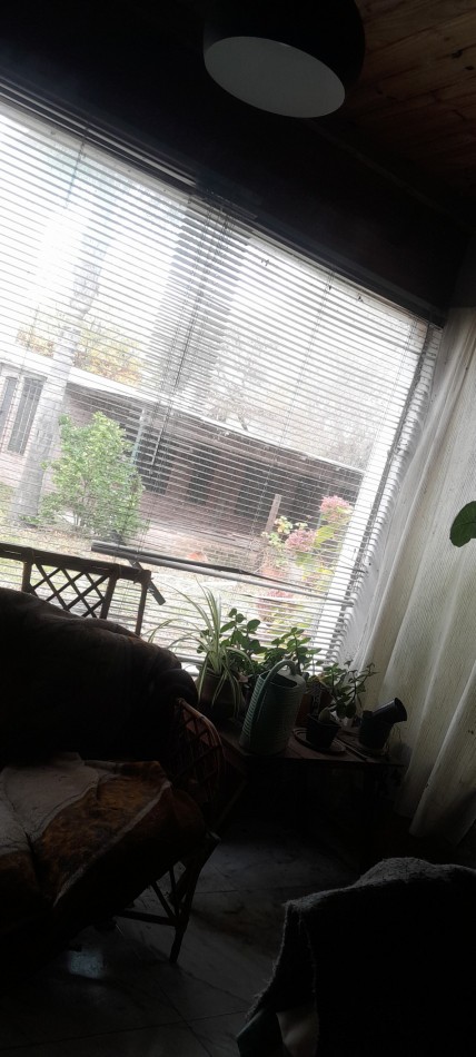 RESIDENCIA DE ESTILO CLASICO DISTRIBUIDA EN 2 PLANTAS