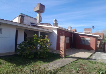 VENTA CHALETS 3 AMBIENTES AL FONDO, CON PATIO AMPLIO