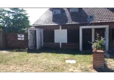 SE VENDE DUPLEX  En Mar del Tuyu sobre calle 6